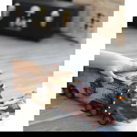 Dinozaurų sunkvežimis su paleidimo įrenginiu ir automobiliais 15 el.