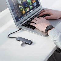 USB šakotuvas - 4x USB 3.2 Gen 1 su micro USB maitinimo prievadu, pilkos spalvos (CM219 50985)