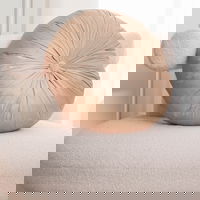Dekoratyvinis aksominis užvalkalas Soft 40x40 A834 - smėlio spalvos