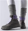 Pilki batai su violetiniais Roanoke akcentais
