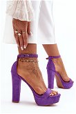 Violetinės spalvos patogūs zomšiniai sandalai su aukštu kulnu Essence