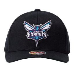 Mitchell &amp; Ness NBA Charlotte Hornets beisbolo kepuraitė HHSSINTL102-CHOYYYPPPBLCK