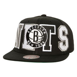 Mitchell &amp; Ness Varsity Bust Snapback Brooklyn Nets kepurė HHSS6461-BNEYYYYPPPBLCK