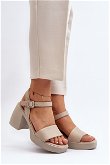 Moteriški odiniai smėlio spalvos sandalai su blokiniu kulnu