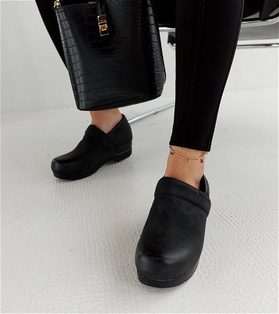 juodi platforminiai batai