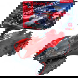 Raudonos spalvos automobilis su led žibintais