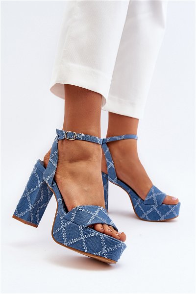 Džinsiniai sandalai su mėlynu kulnu Acrana