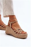 Smėlio spalvos platforminiai sandalai Oporia