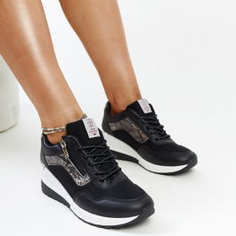 Juodi moteriški sportbačiai su kulnais CROSS JEANS (GRM28472)