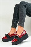 Lakuoti raudoni moteriški batai su platforma