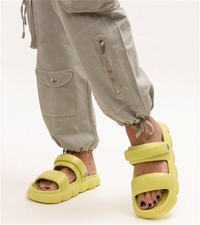 „Azewda“ vientisos spalvos lengvi putplasčio sandalai