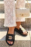Elegantiški ir lengvi moteriški juodos spalvos sandalai su natūralios odos papuošimu