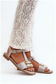 Elegantiški moteriški sandalai su dekoratyvinėmis detalėmis smėlinės spalvos