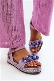 violetiniai sandalai