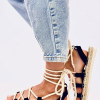 Juodi moteriški espadrilės sandalai su raišteliais (PBP40691)