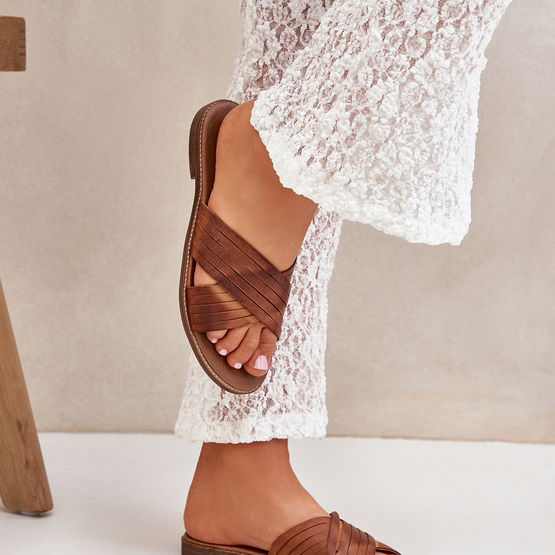 Odinės moteriškos šlepetės Shoes camel spalvos (BSB35317)