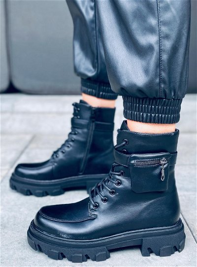 Batai juodos spalvos