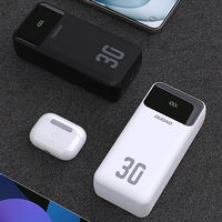 Baltas 30000 mAh išorinis akumuliatorius su laidais