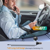 Juodas dviejų lizdų automobilinis įkroviklis su USB-C laidu