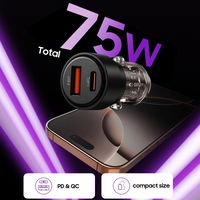 Juodas dviejų lizdų 75 W automobilinis įkroviklis