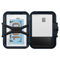 Tamsiai mėlynas MagSafe kortelių dėklas su užraktu