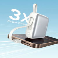 Išorinė baterija su USB-C ir Lightning laidais, balta, 10000 mAh