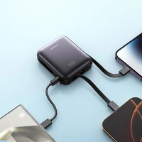 Išorinė baterija juoda su USB-C ir Lightning laidais, 10000 mAh
