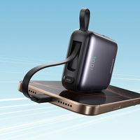 Išorinė baterija juoda su USB-C ir Lightning laidais, 10000 mAh