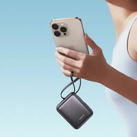 Išorinė baterija juoda su USB-C ir Lightning laidais, 10000 mAh