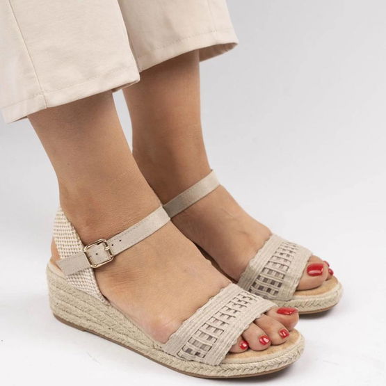 Elegantiškos smėlio spalvos basutės (LKK213139)