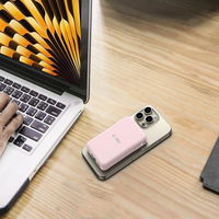 Rožinis belaidis MagSafe išorinis akumuliatorius 10000 mAh