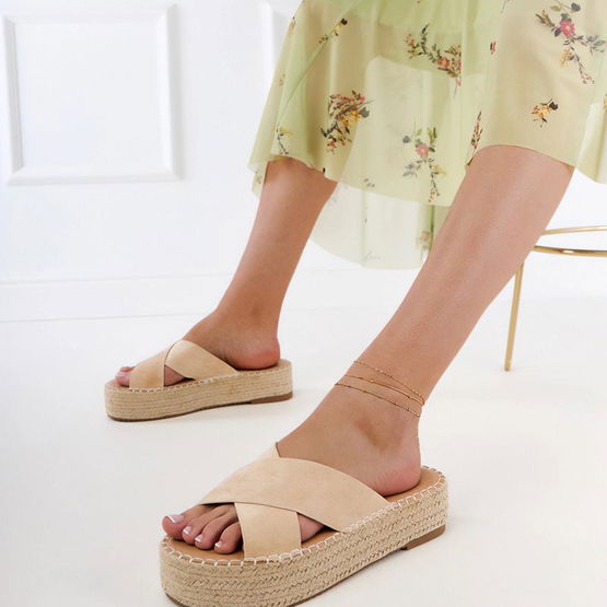 Smėlio spalvos espadrilės šlepetės su platforma Jerisa (GRM32740)