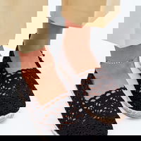 Moteriškos juodos vasarinės nėriniuotos espadrilės