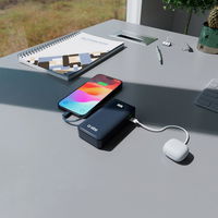 Išorinė baterija 10000 mAh su USB-C laidu ir ekranu SBS – tamsiai pilka