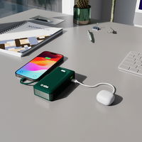 Išorinė baterija 10000 mAh žalia su USB-C laidu ir ekranu SBS