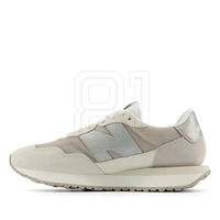 Moteriški smėlio spalvos laisvalaikio batai su zomšos detalėmis New Balance (SW1529649)