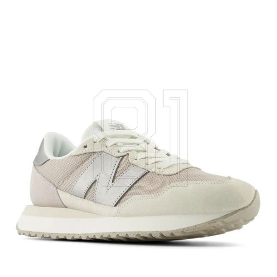 Moteriški smėlio spalvos laisvalaikio batai su zomšos detalėmis New Balance (SW1529649)