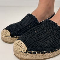 Moteriškos juodos ažūrinės espadrilės su platforma Plevis (PHT65090)