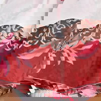Ilga raudona vasarinė suknelė su gėlėmis ir ombre raštu