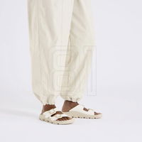 Šlepetės smėlio spalvos su reguliuojamais dirželiais Birkenstock (SW1576436)