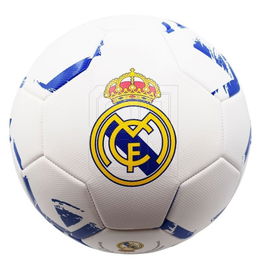 Futbolo kamuolys baltas treniruotėms su Real Madrid logotipu